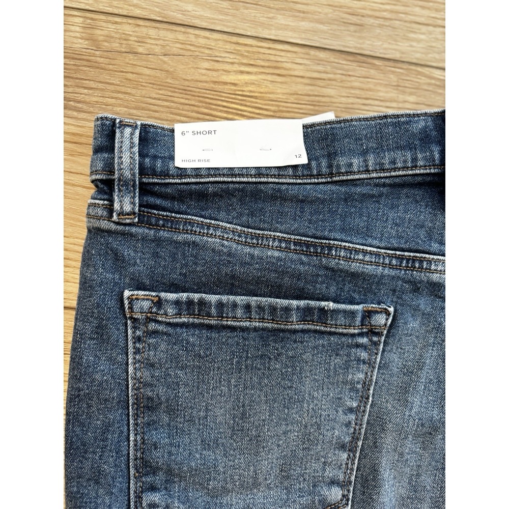 NWT LOFT Outlet High Rise 6 Inch Short Denim Frayed Hem Women's Size 12 - Picture 6 of 8